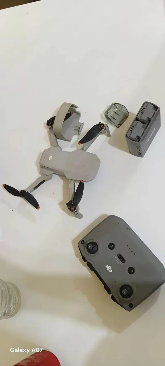 Vende se drone dji mine 2