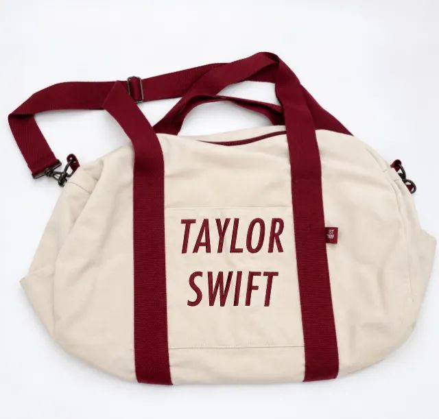 bolsa duffel taylor swift est. 1989 off white - Foto 2