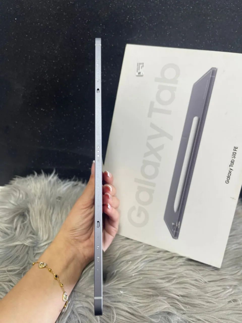 【新品同様】Galaxy Tab S10 FE 128GB グレー Tablet Samsung Galaxy Tab S10 FE WiFi, 128GB, 8GB, Tela 10.9