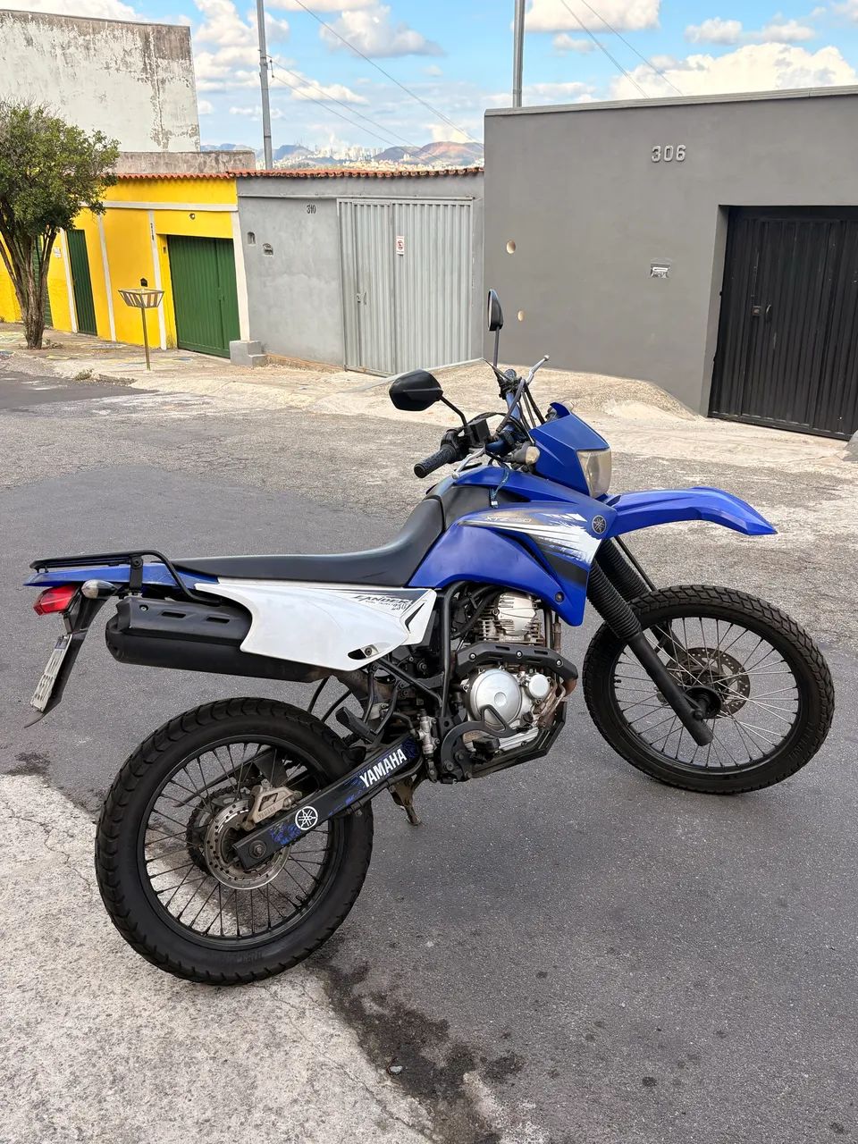 XTZ250 Lander