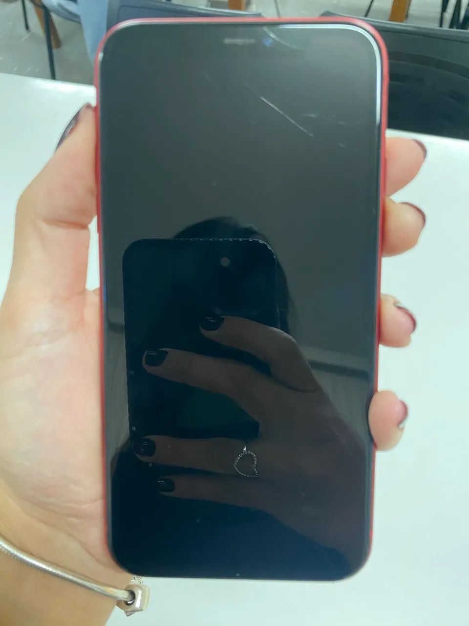 iPhone 11 64g vermelho  - Foto 5