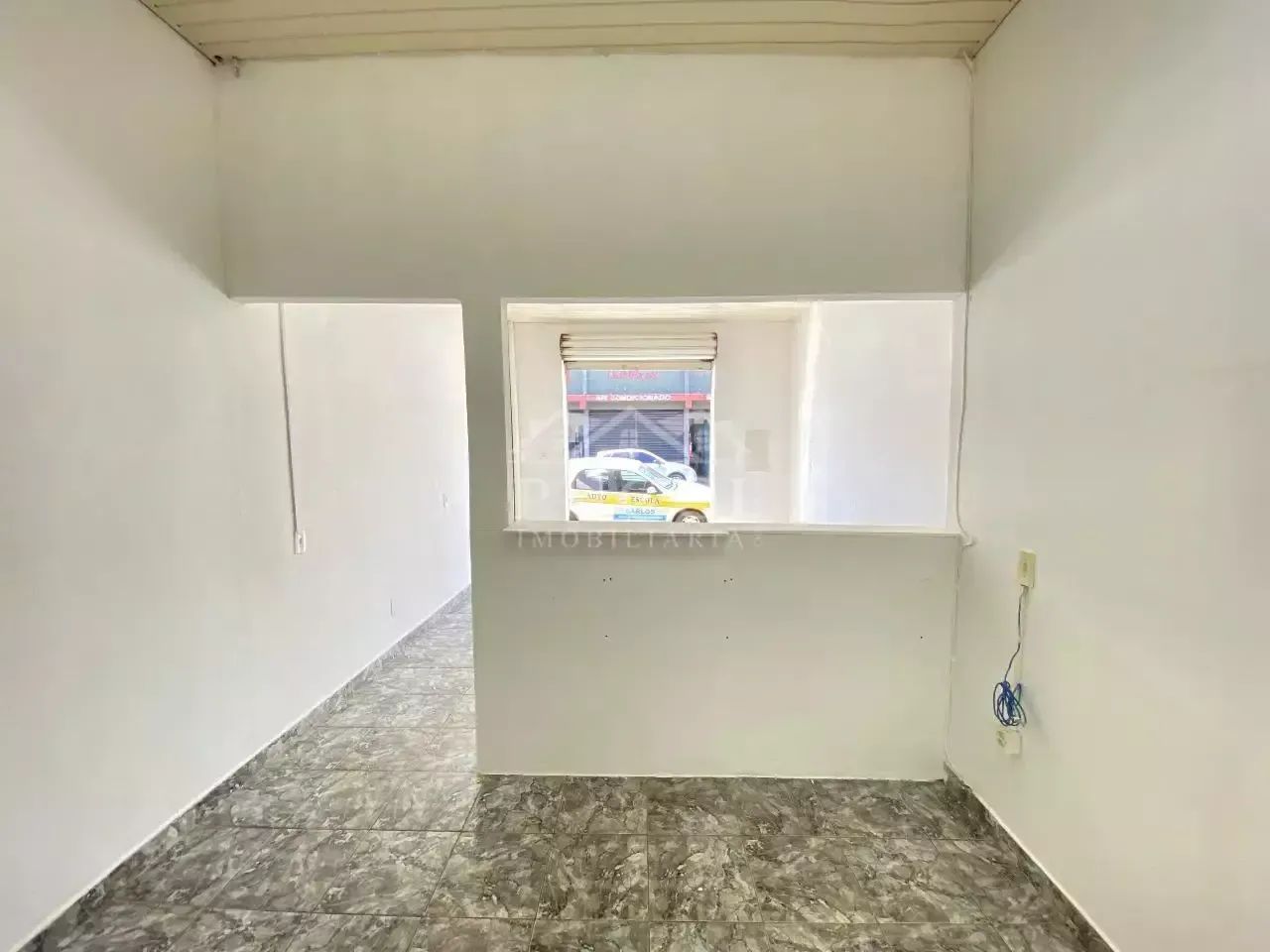 Aluga-se ponto comercial na Vila Santos Dumont