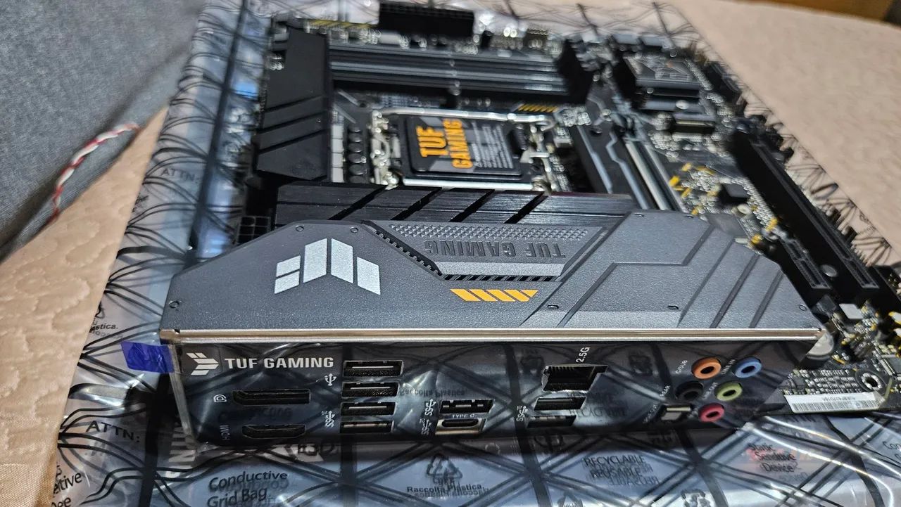 Placa mãe B660m Tuf Gamming plus d4 (com defeito) - Foto 4