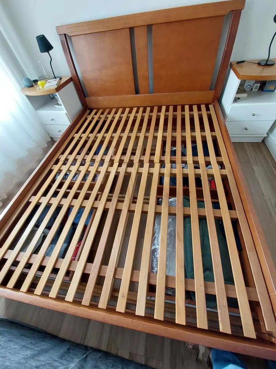 CAMA QUEEN  MADEIRA MACIÇA