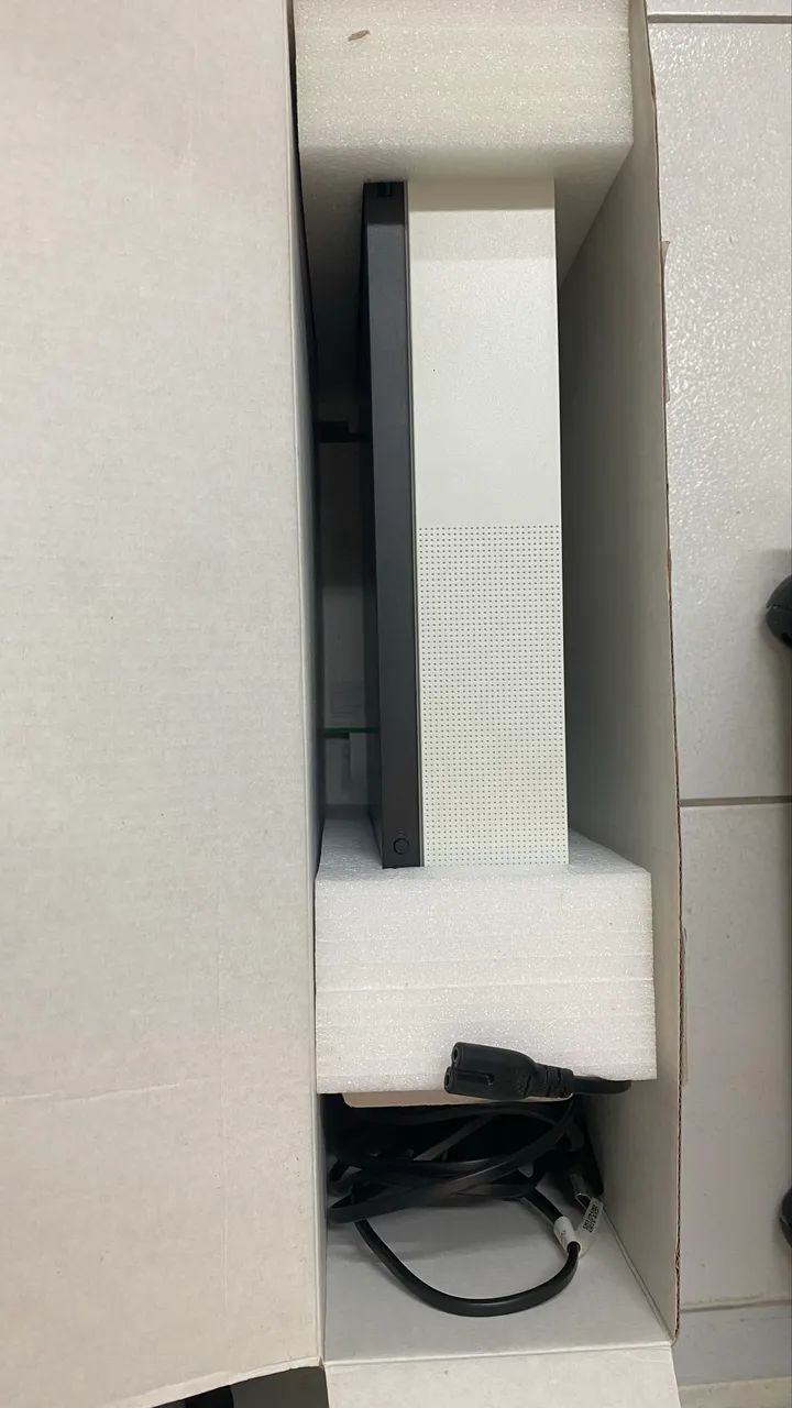 XBOX ONE S 1tb - Foto 2