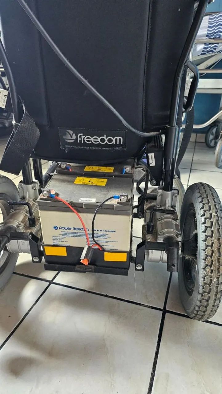 Cadeira de rodas elétrica Freedom474619760660992005