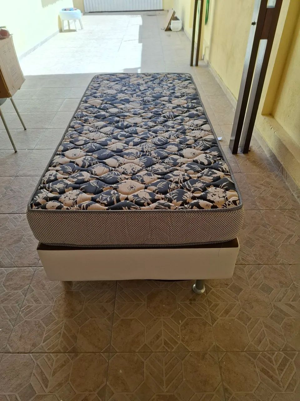 Cama box solteiro ( sem cama auxiliar)