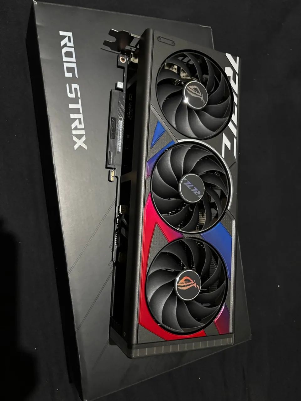 ASUS ROG Strix RTX 4060 Ti OC 8GB - Foto 3
