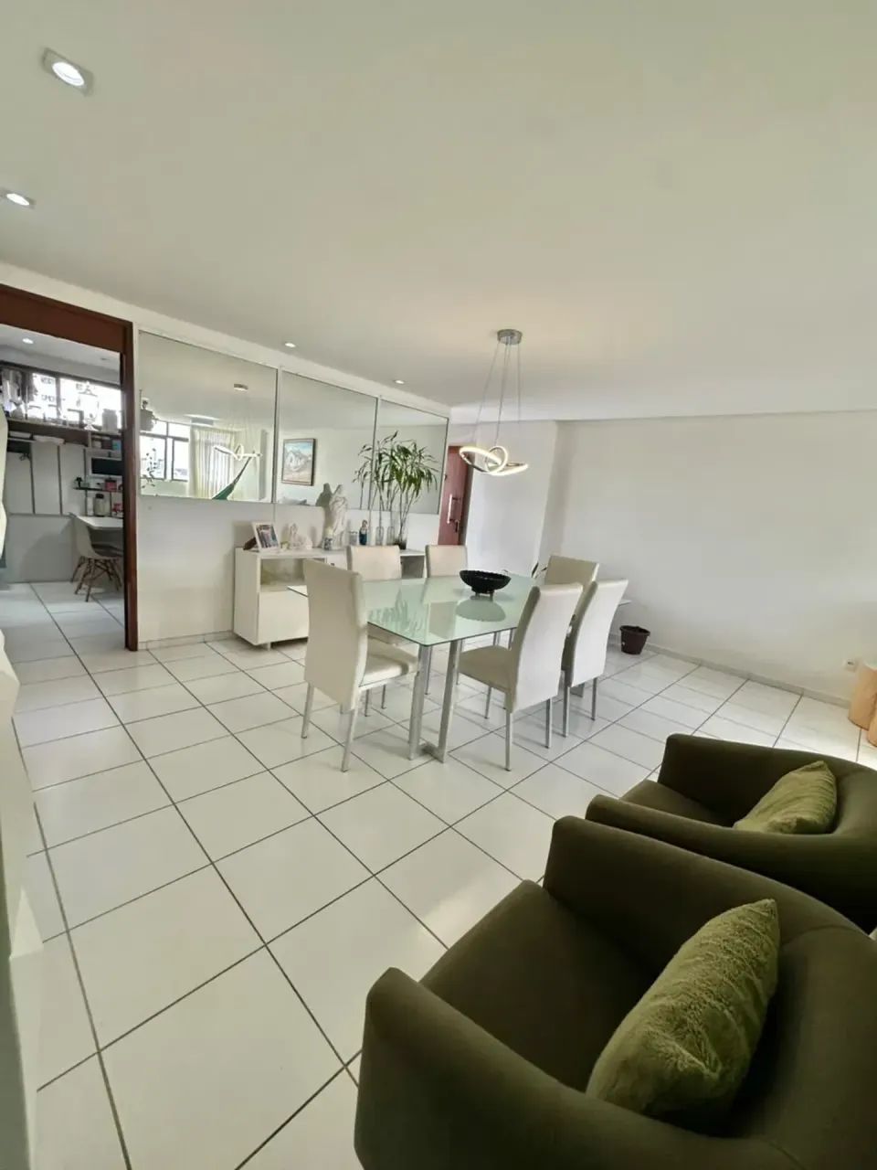 Apartamento espaçoso, com 3 quartos e 2 vagas, perto de tudo - Foto 2