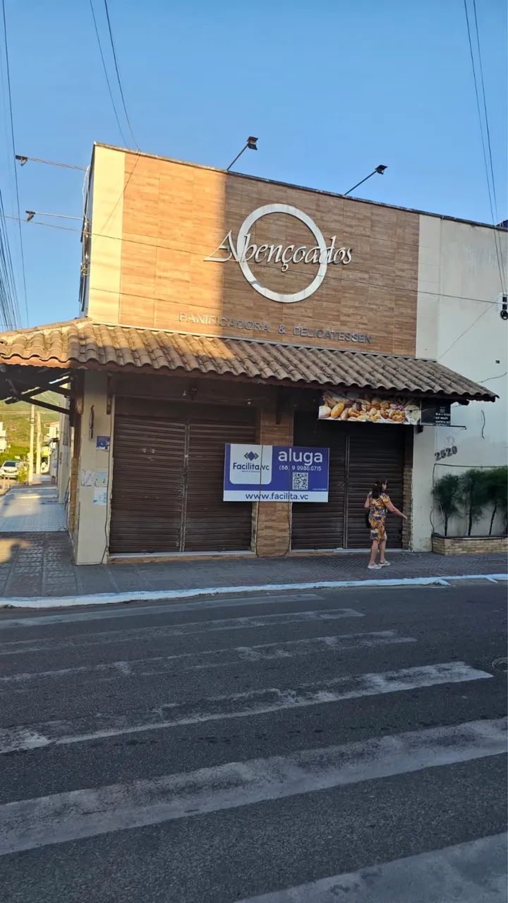 Ponto / Prédio Comercial no Centro com 6 Salas e Salão Térreo Amplo - Foto 2