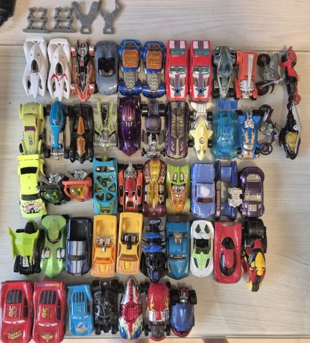 Hotwheels 79 Carrinhos LOTE - Foto 3