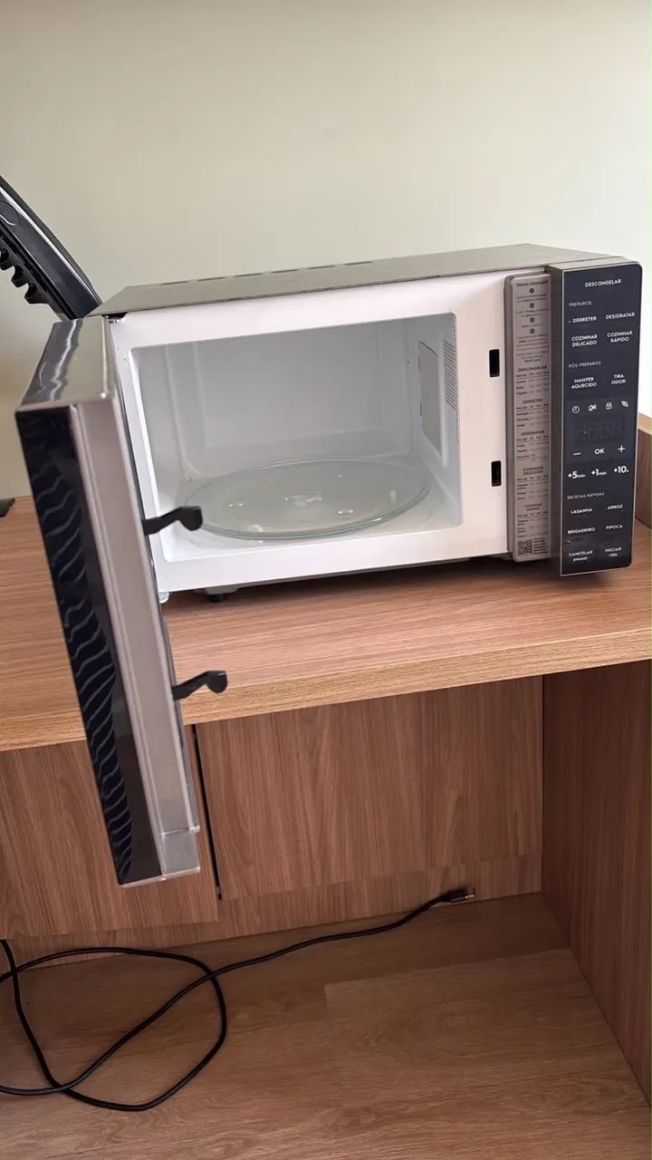 Microondas Electrolux prata  - Foto 2