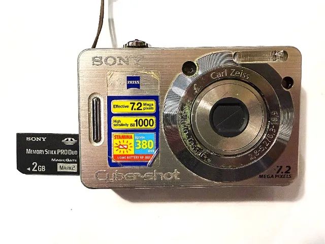 Câmera Sony Cyber-shot DSC-W80 7.2MP CCD Carl Zeiss + 2GB