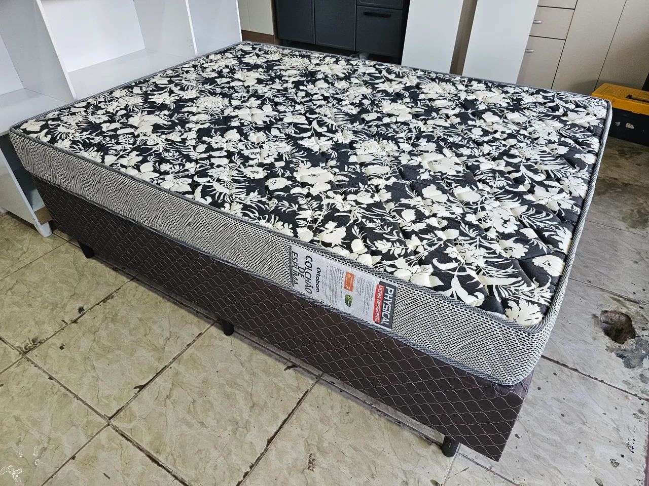 Cama box conservada de espuma  - Foto 4