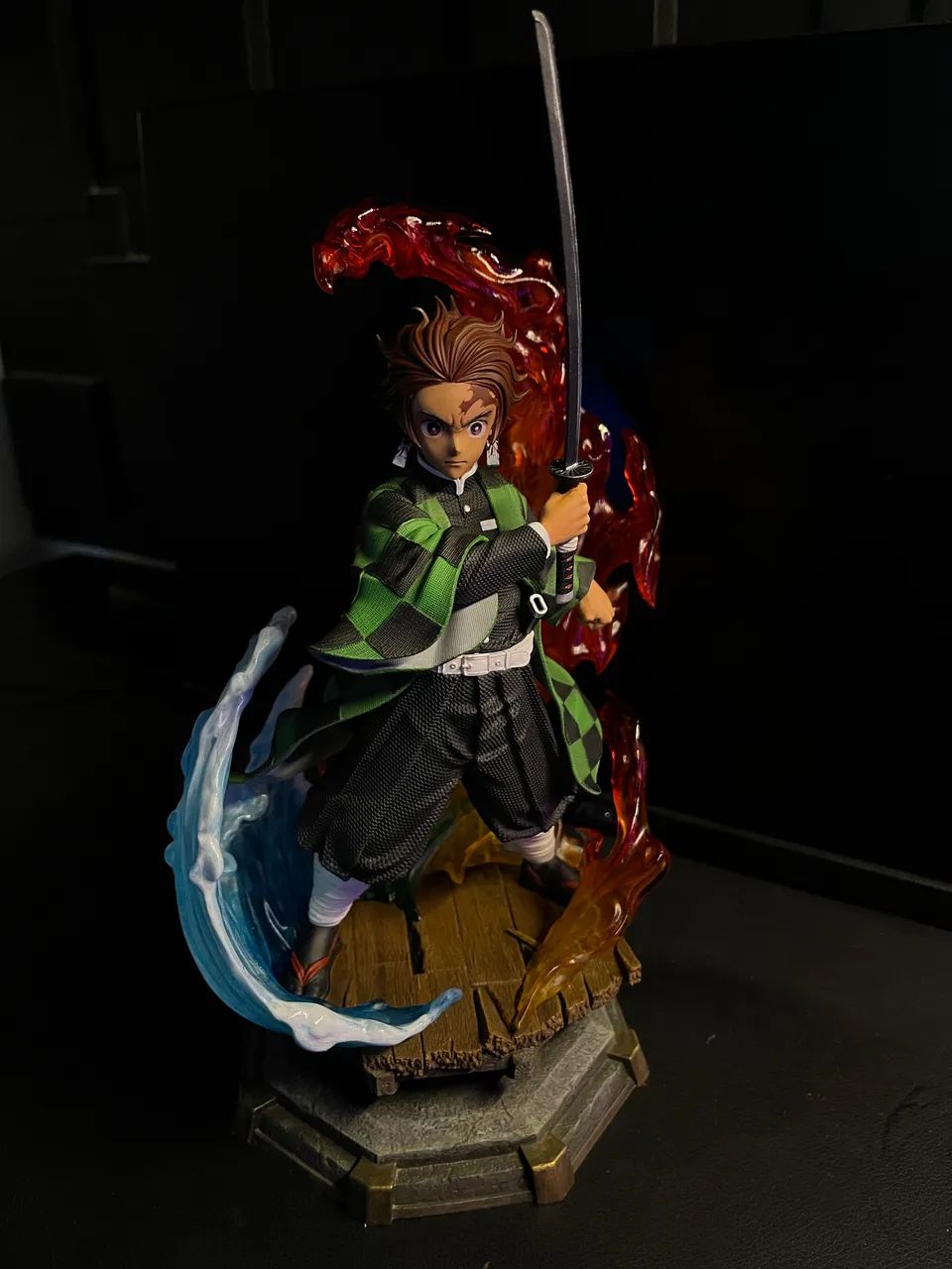     Tanjiro Kamado em Resina Pintado à Mão - Demon Slayer - Foto 4