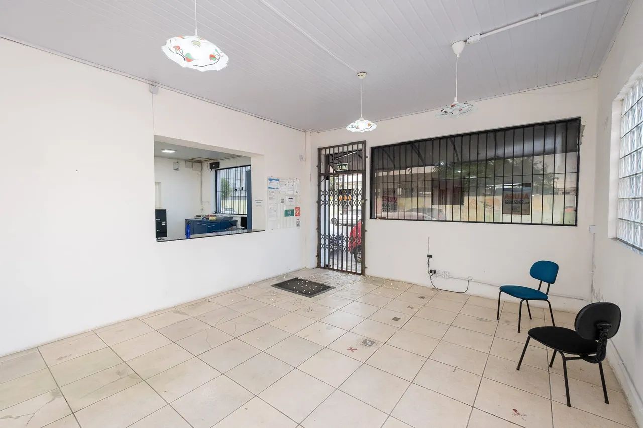 Prédio amplo no centro, com 998 m² e múltiplas salas, ideal para escolas ou repartições pú - Foto 3