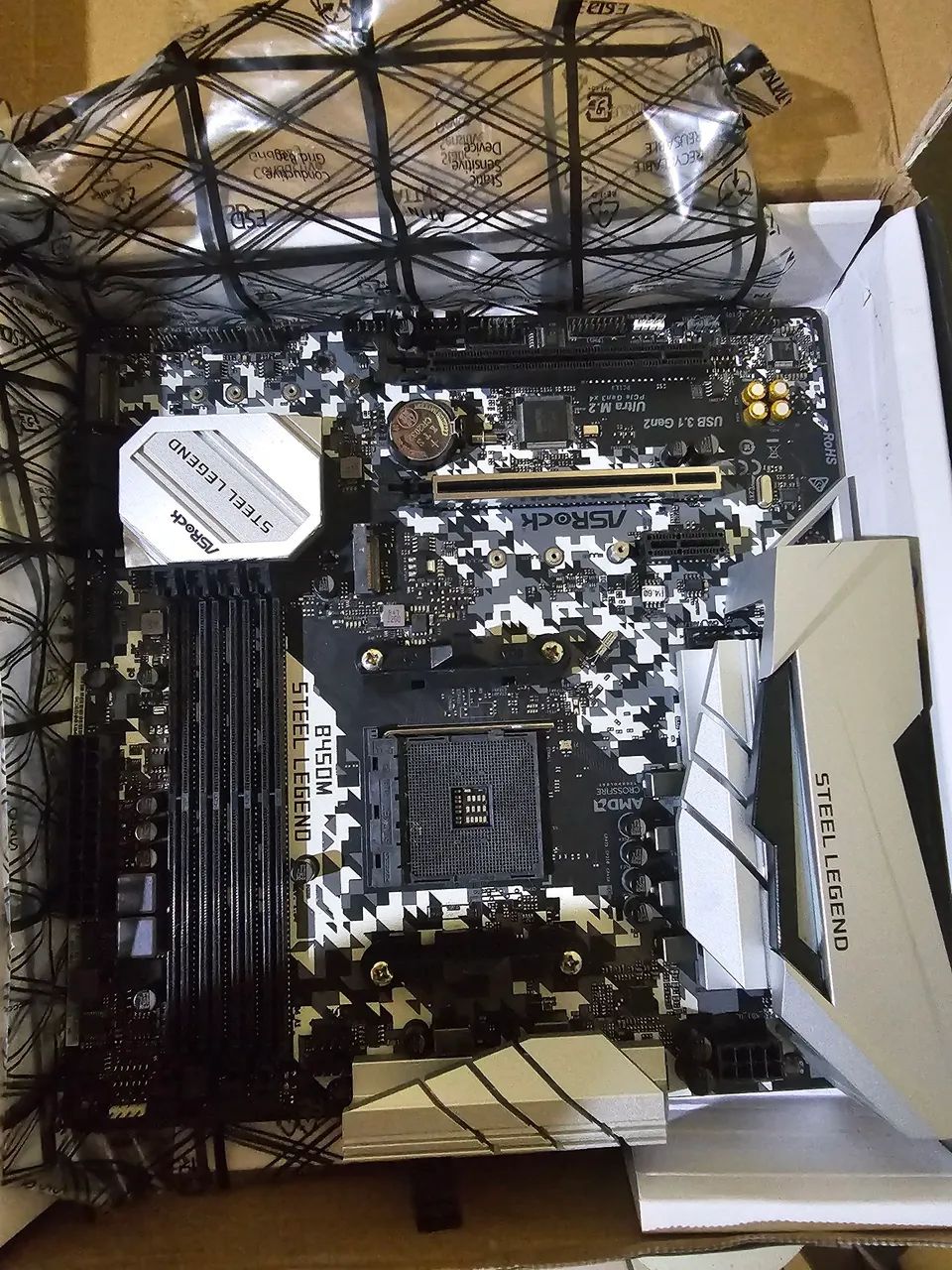 Placa mãe B450 Steel Legend, liga mais não dá vídeo - Peças de