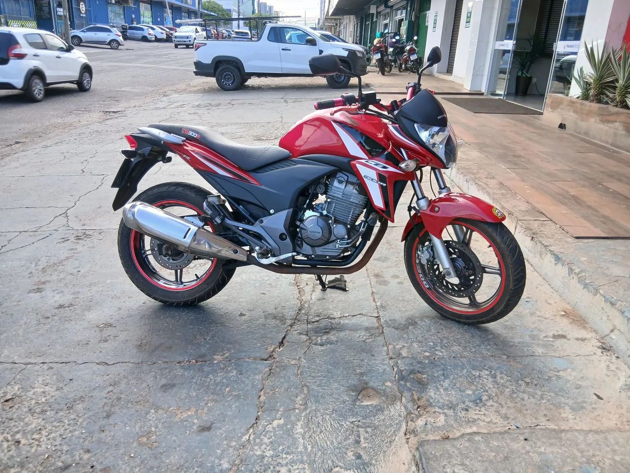 CB300R  - Foto 2