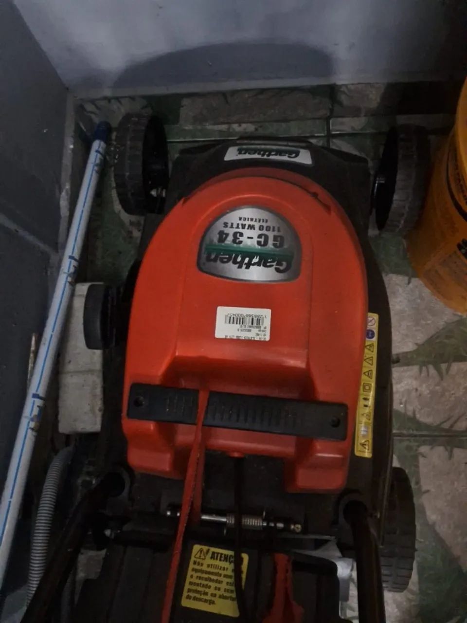 Cortador de grama elétrico