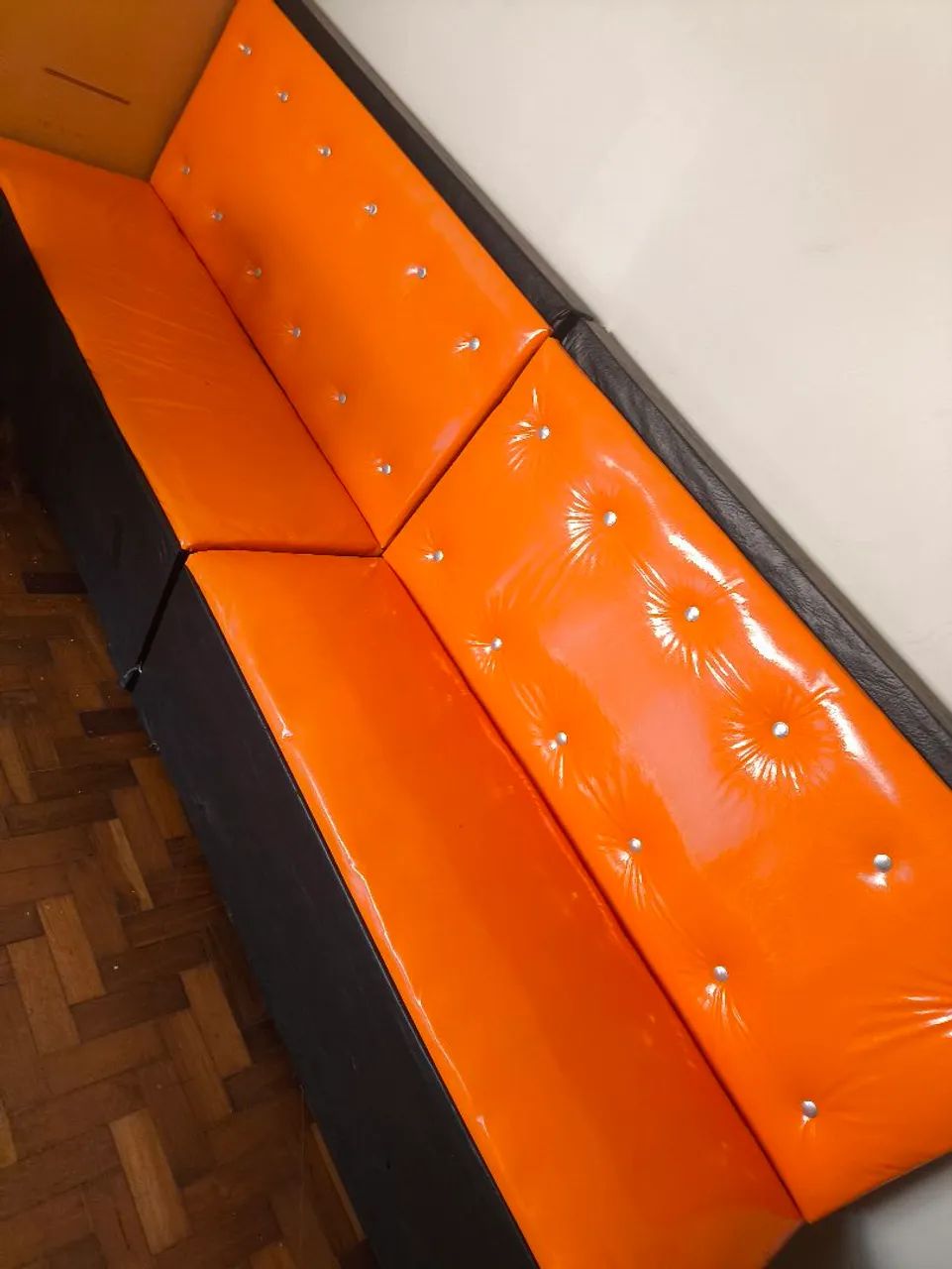 Poltronas sofá Booth para comércio medidas 1,20m x 0,54m x 0,94m altura - Foto 5
