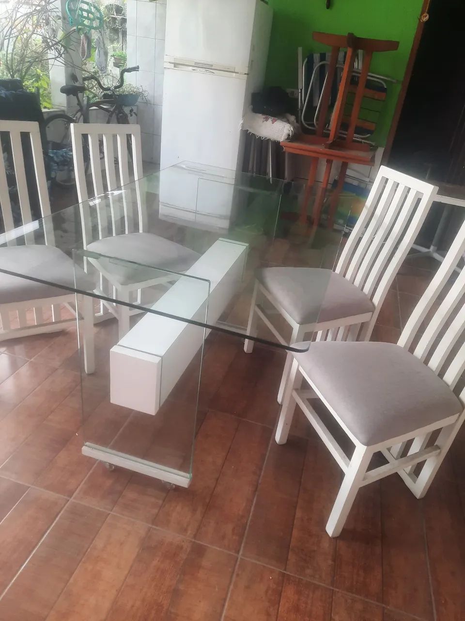 Mesa de vidro 1.50 ×90 com 4 cadeiras - Foto 2