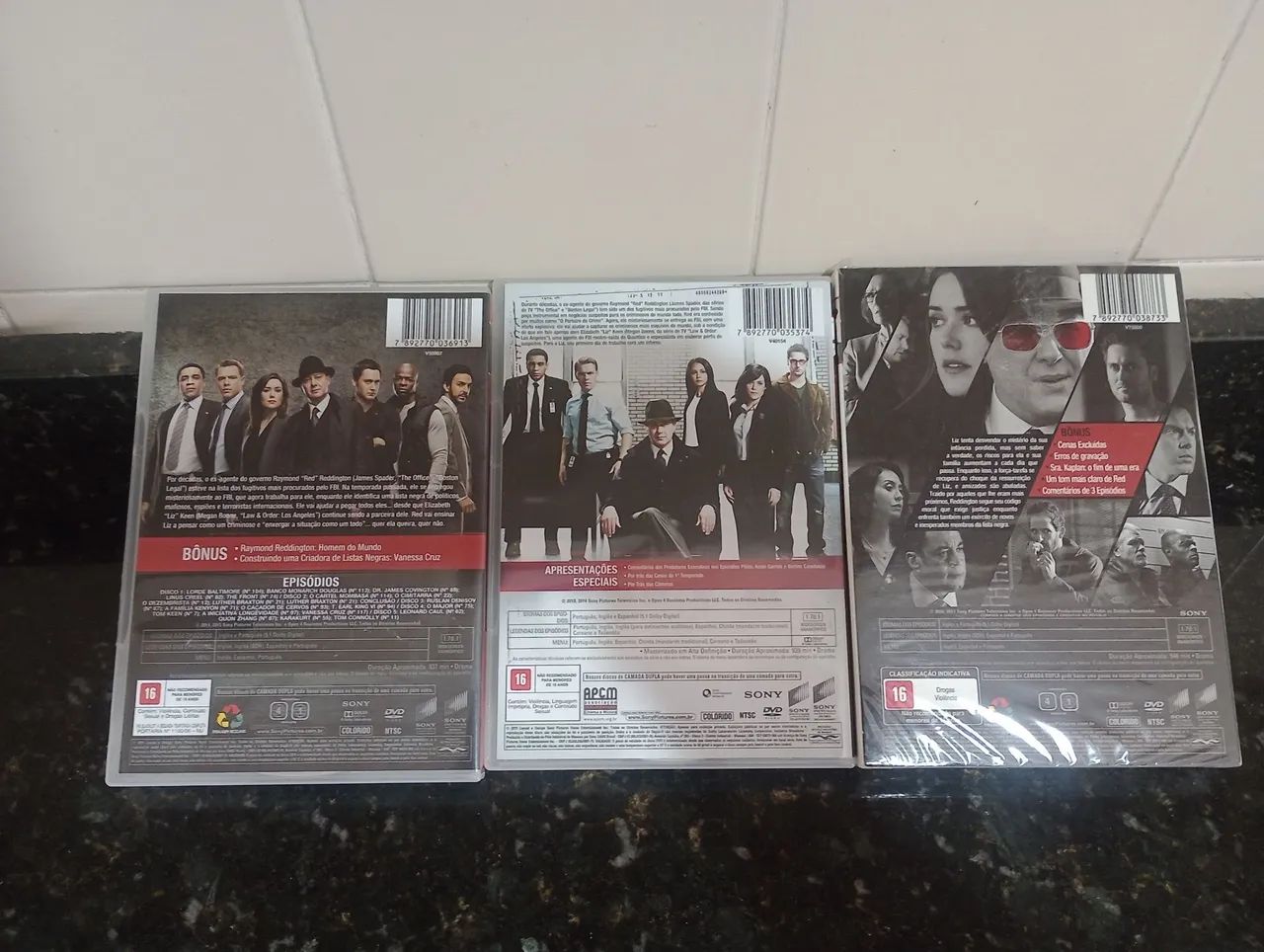 Blacklist - T01, T02 e T04 em dvds (usado) - Foto 2