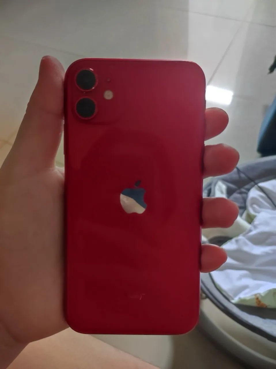 Vendo iPhone 11 vermelho - Foto 2