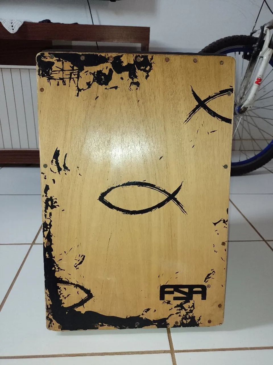 Cajon eletroacústico 
