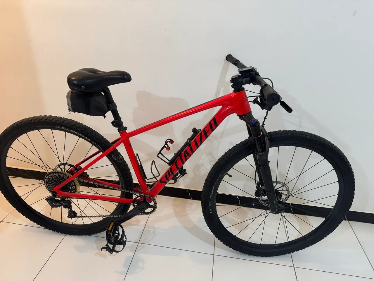 Specialized Chisel Aro 29 MTB - Excelente Estado
