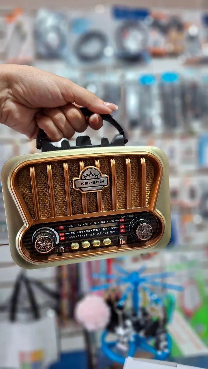 Caixa de som com rádio e lanterna - Foto 2