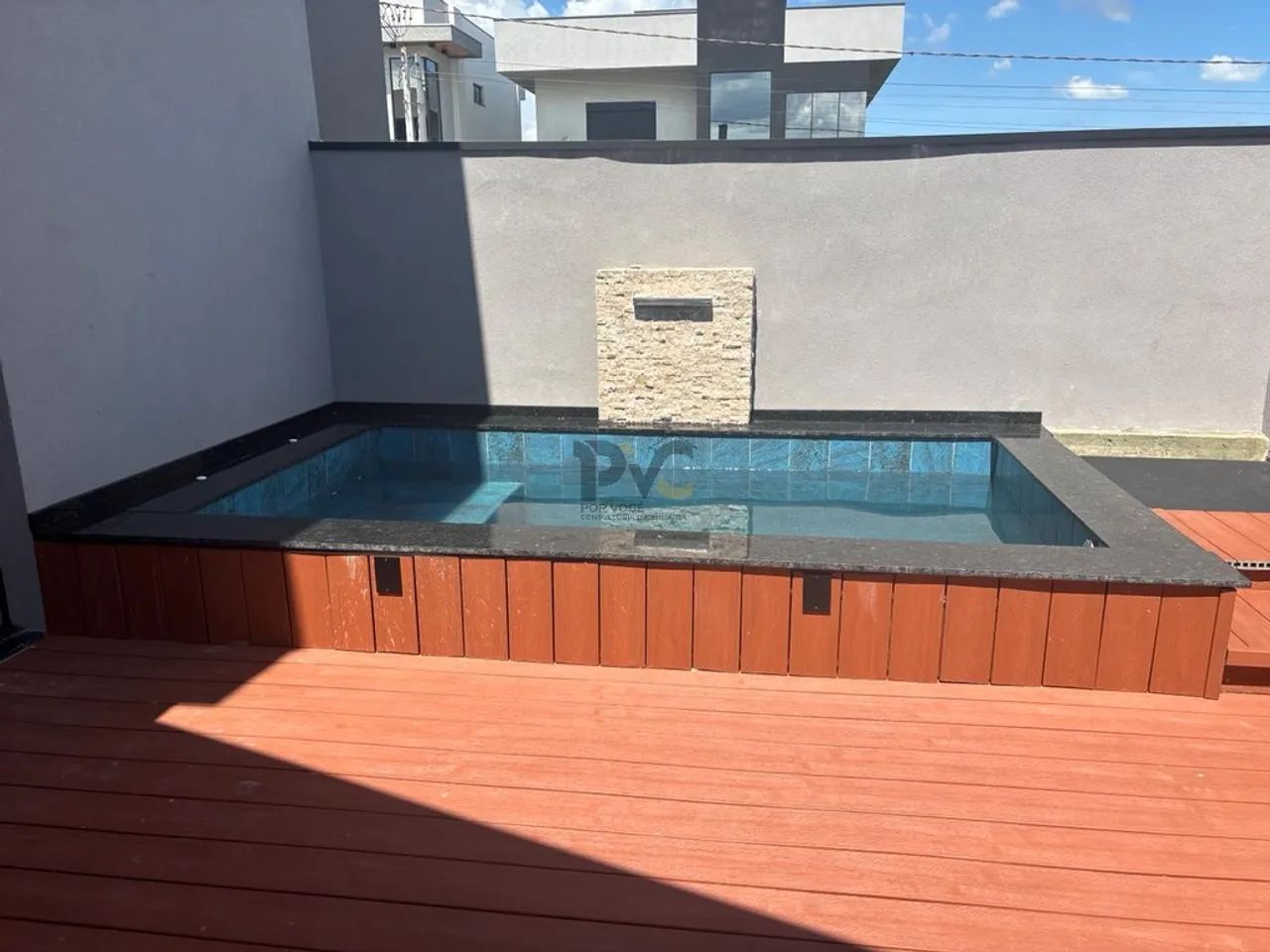 Casa Terrea com Iluminação Natural e pé direito duplo de 4,6m - Foto 3