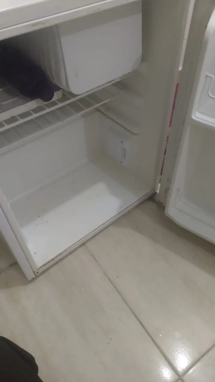 Frigobar Philco 85  70 litros - Foto 2