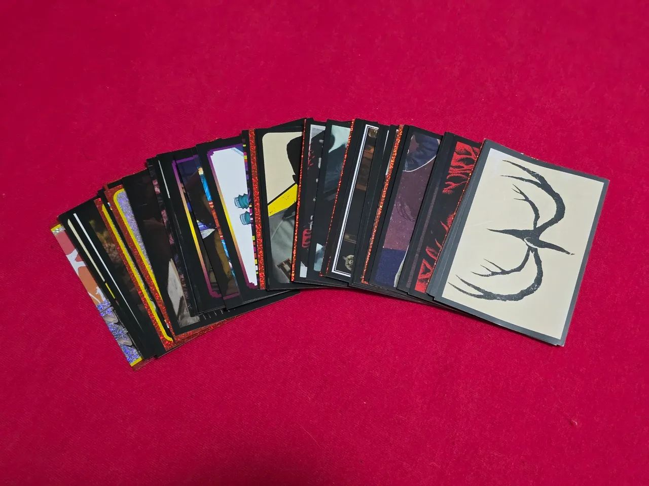 Kit com 67 Figurinhas de STRANGER THINGS: A Última Aventura