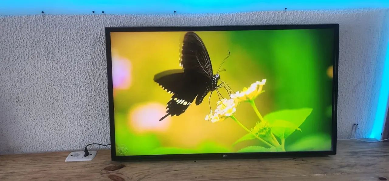 TV 32 polegadas smart com cabo controle todos apss YouTube e Netflix Bluetooth e d mais  - Foto 2