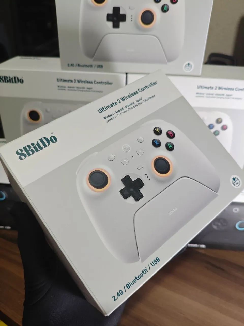Controle 8bitdo Ultimate 2 TMR Wireless Branco Com Dock RGB PC e Android - Foto 2