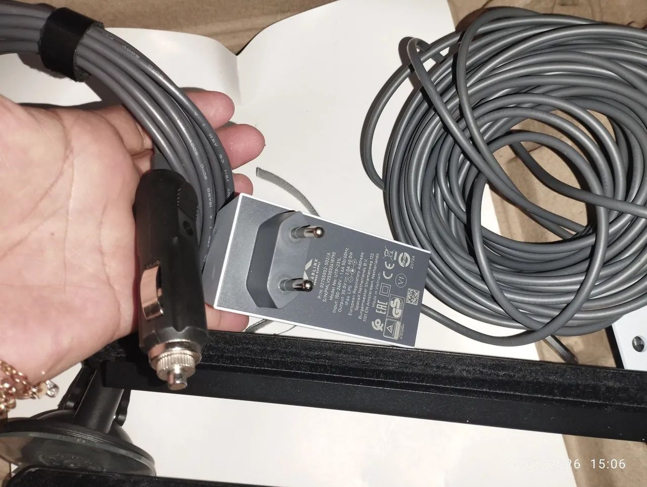 Starlink mini completa, cabo tomada de casa eo de carro, suportes... - Foto 5