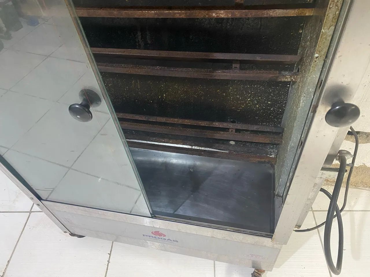 MÁQUINA DE FRANGO SEMI NOVA PROGÁS 