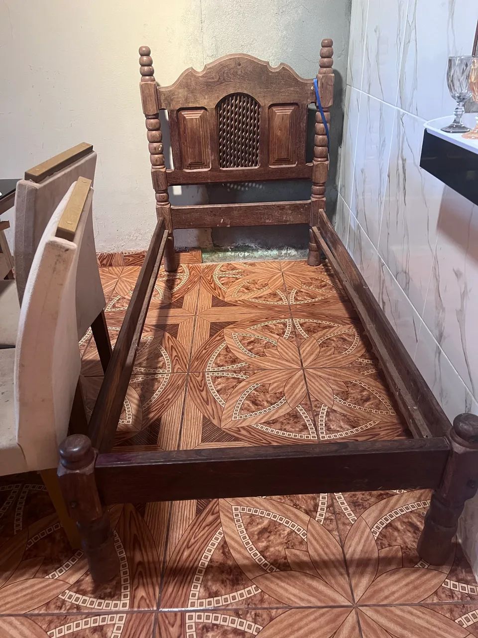 Cama Solteiro sucupira 
