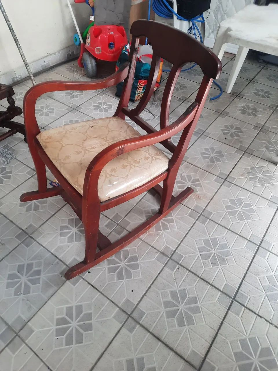 Cadeira retrô em mogno. - Foto 2