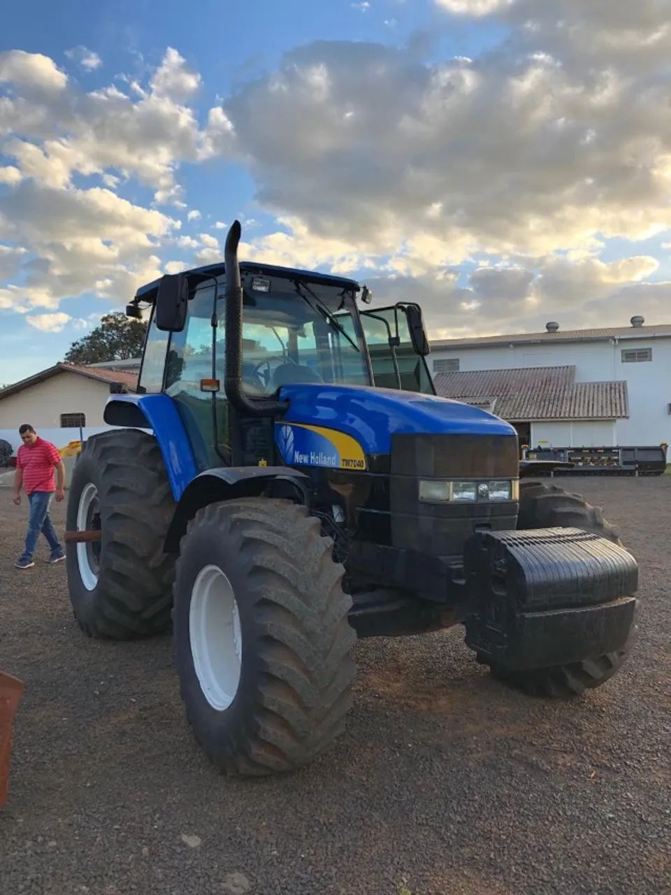 Trator ew Holland TM 7040