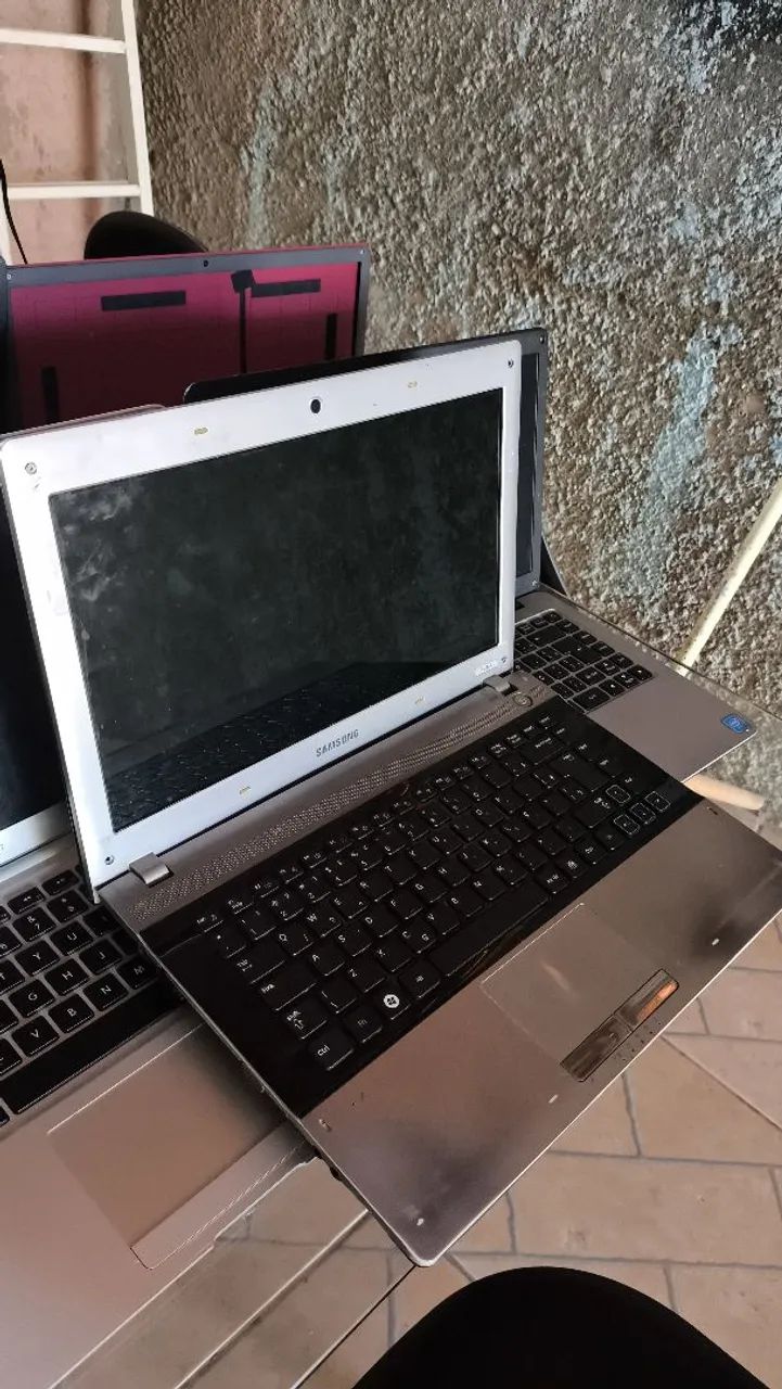 Lote de notebooks pra retirada de peças  - Foto 3
