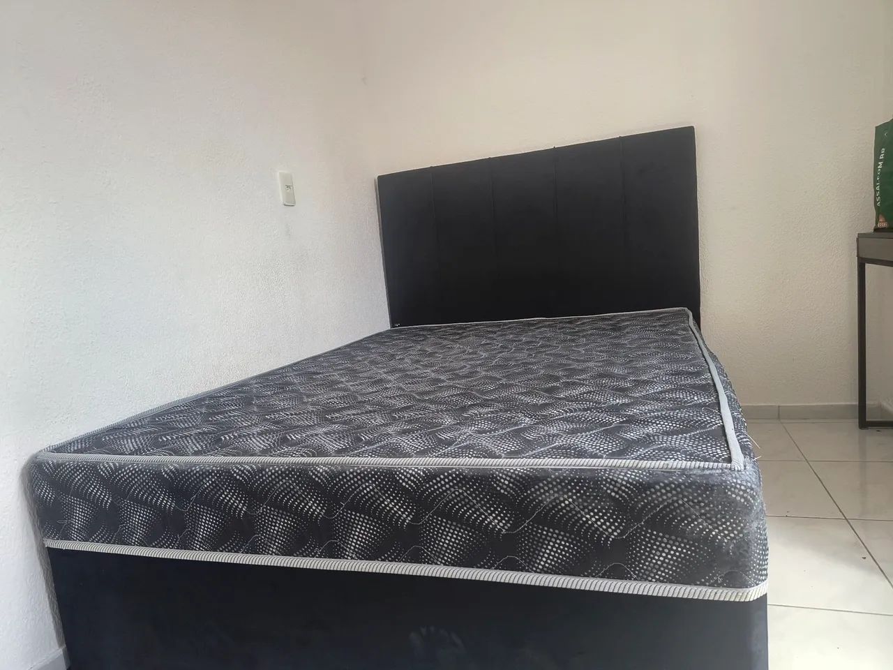 Cama de casal unibox R$ 300