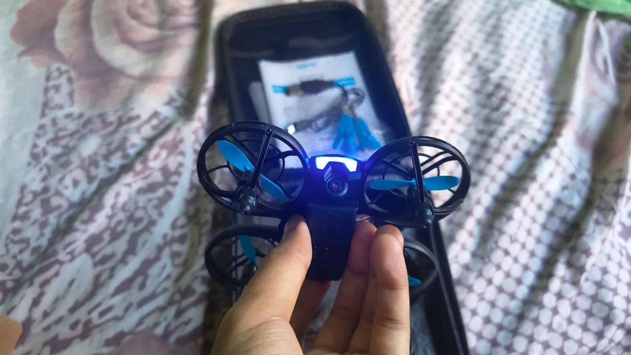 Mini DRONE 4D-V8, da 4DRC (precisa trocar bateria) - Foto 2