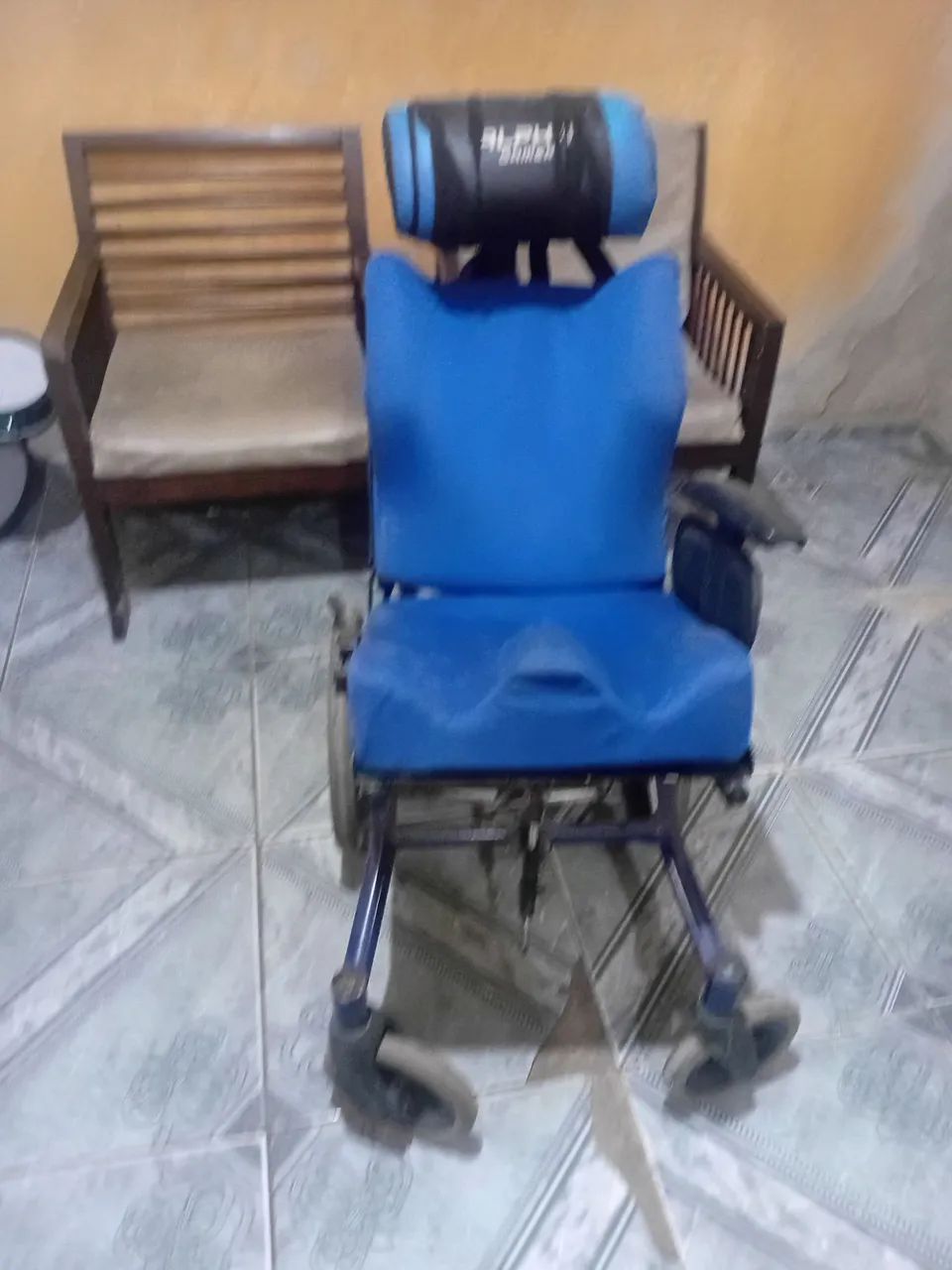 Cadeira de rodas articulada  - Foto 3