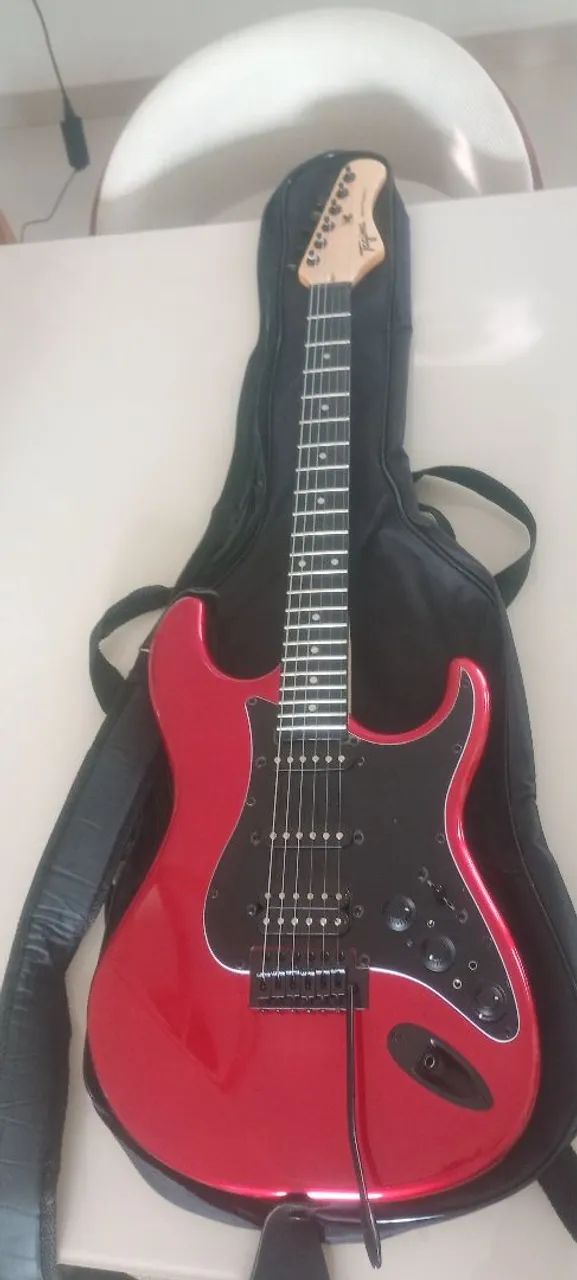 Guitarra Tagima sixmart vermelha com efeitos  - Foto 2
