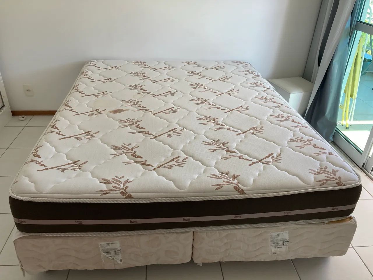 Vendo Colchão Queen + Cama Box