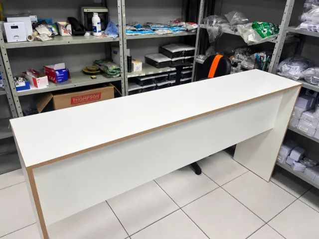 Mesa de Escritório Retangular Grande - Branca e Amadeirada