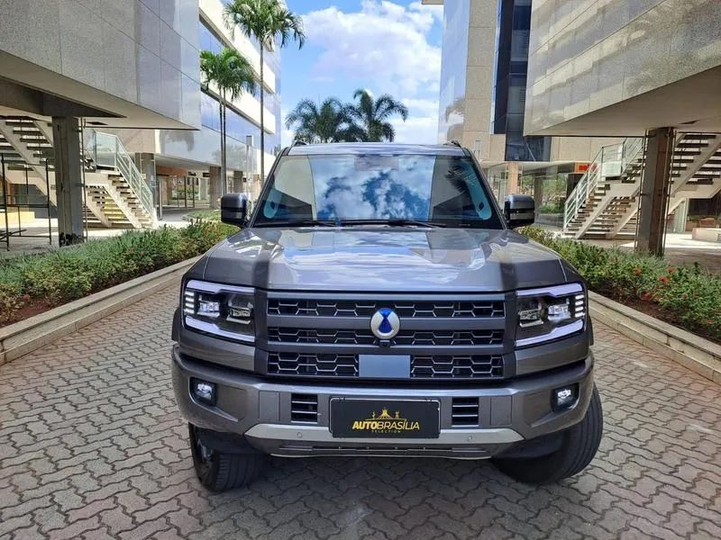 Denza B5 SUV híbrido plug-in, foto 3 de 20