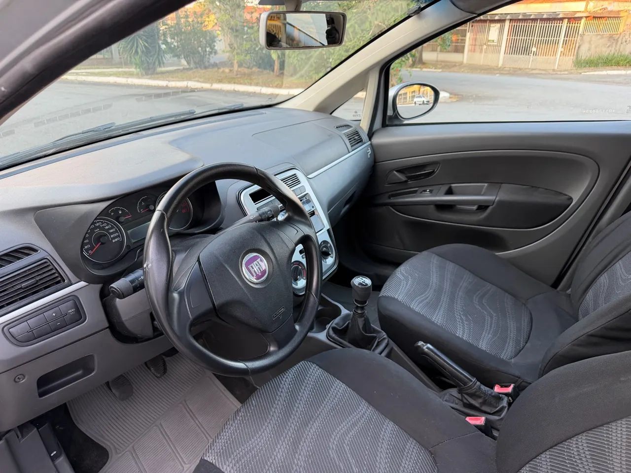 Fiat Punto ATTRACTIVE 1.4 Fire Flex 8V 5p, foto 7 de 10