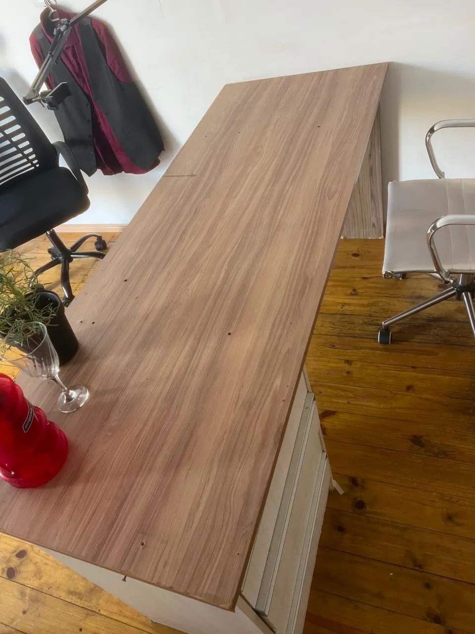 Mesa de escritório com gavetas  - Foto 4